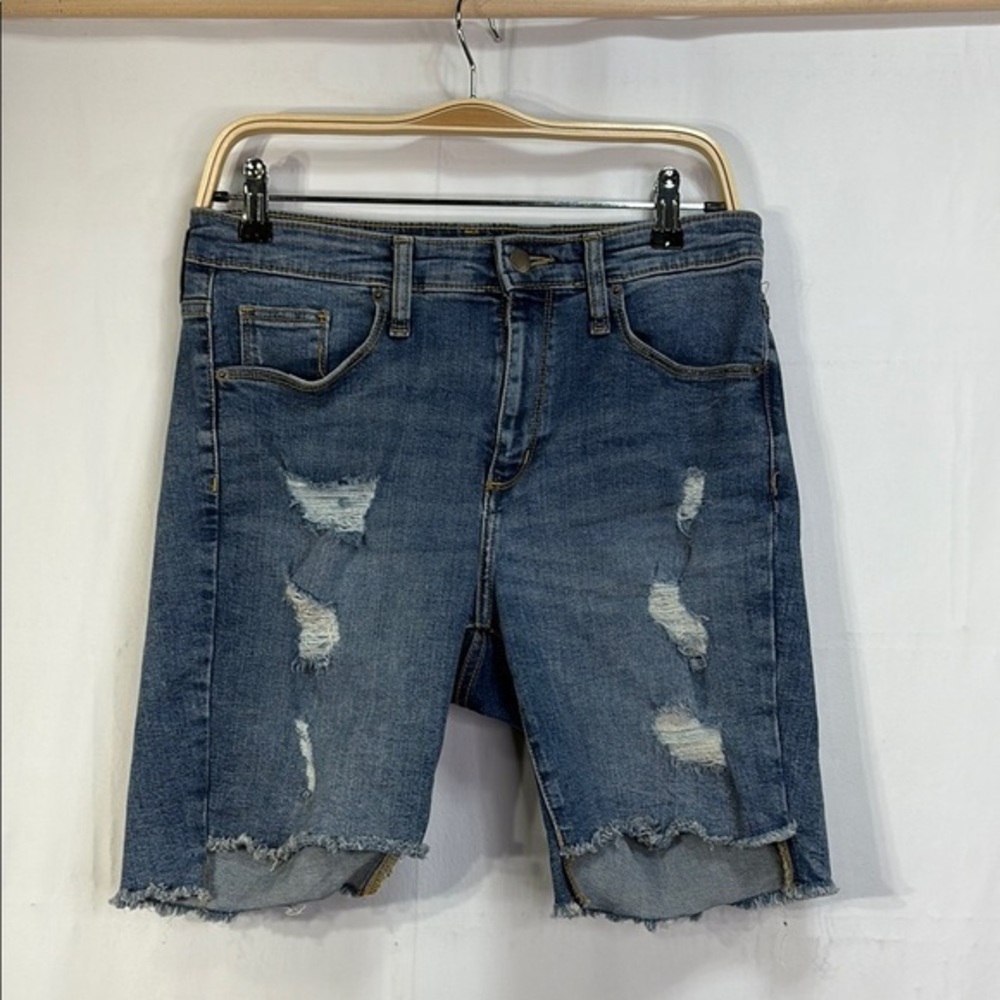 🐬Universal Thread Blue Distressed Jean Shorts step hem